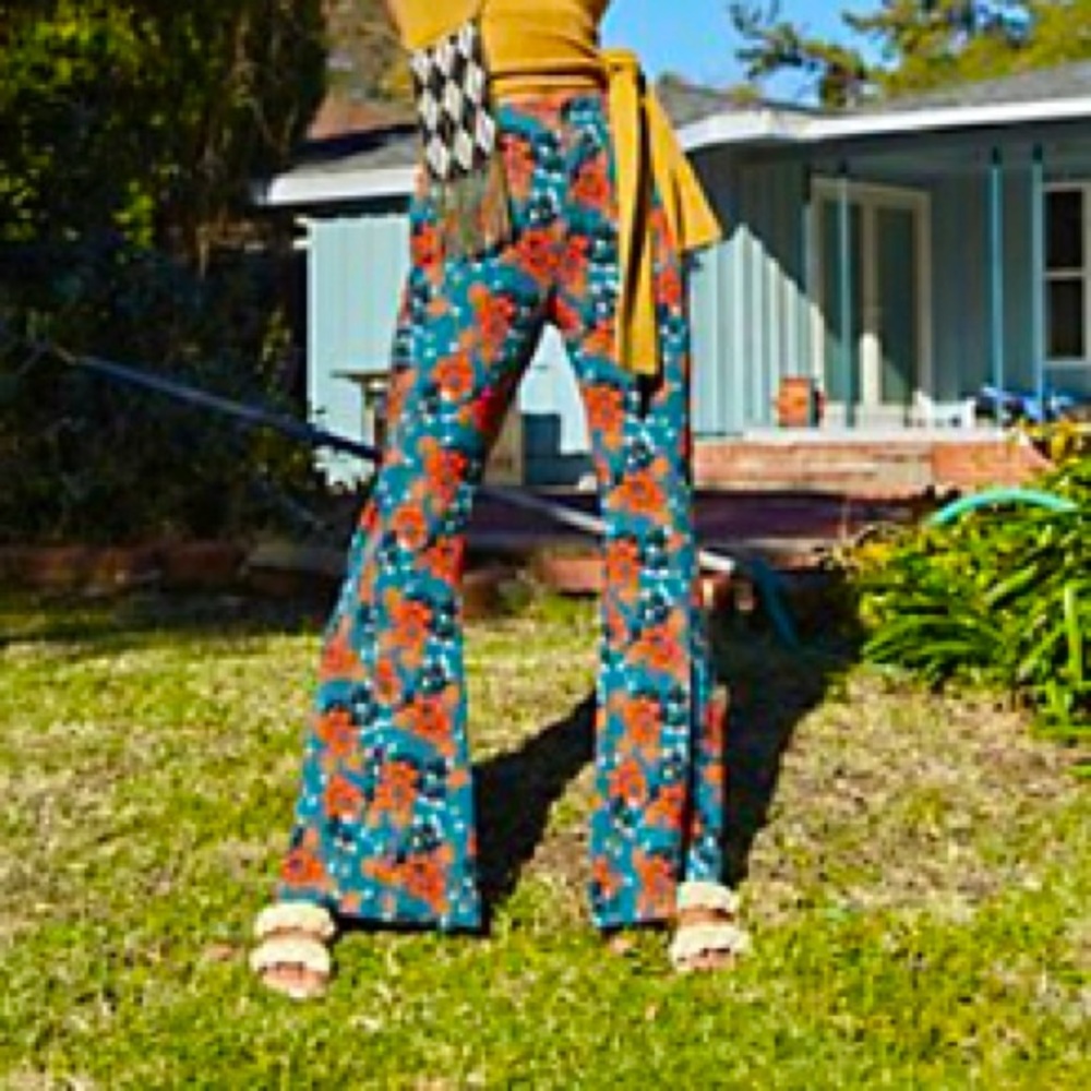 Can’t take my eyes off you Flare pants new no tag